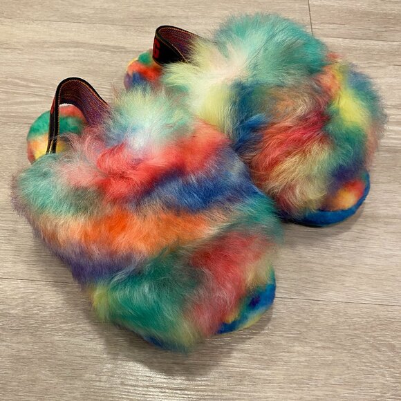 Women's Size 8 | NEW UGG Fluff Yeah Pride Slippers Rainbow Colorful - Picture 1 of 3